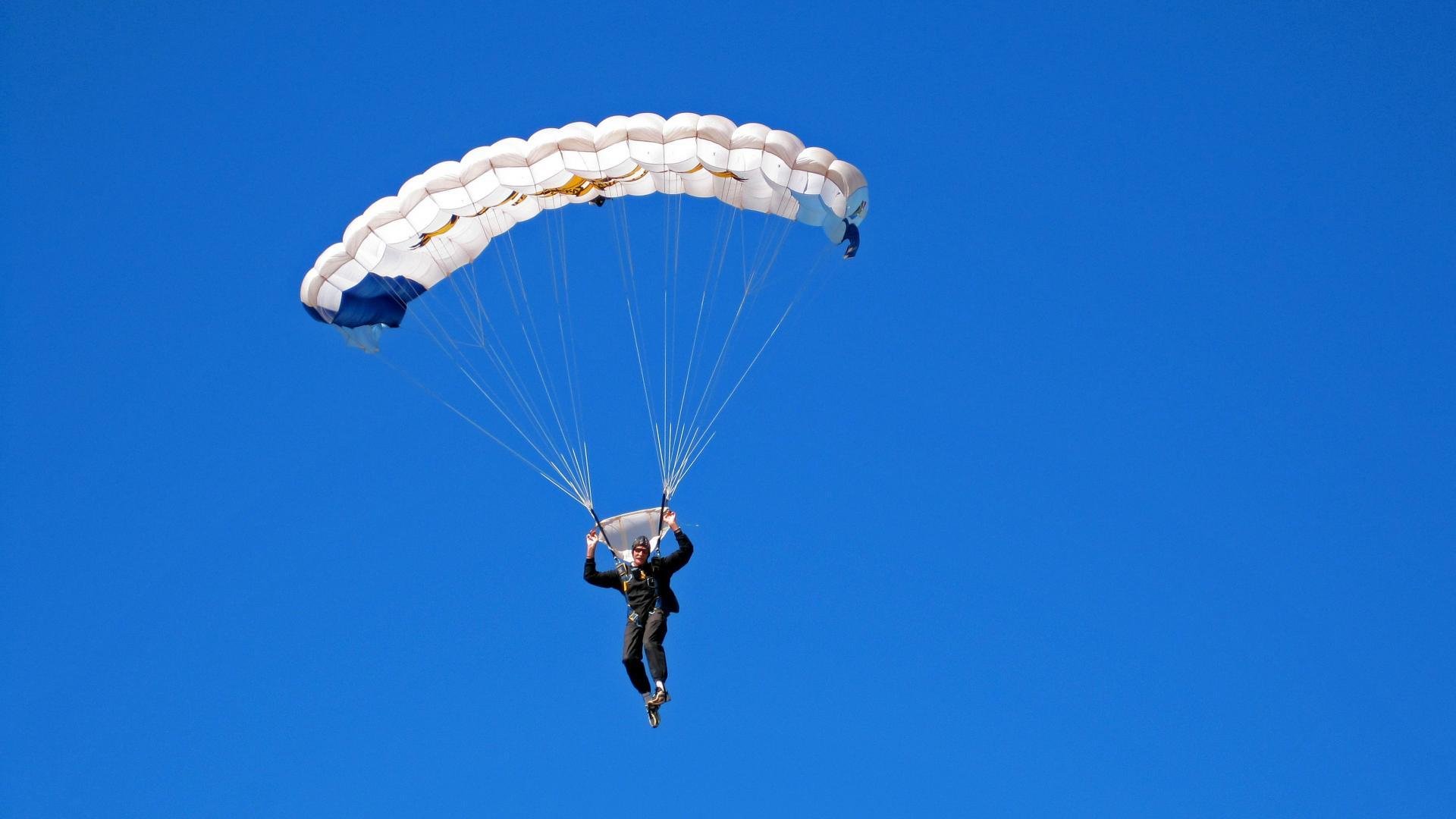 德甲攻守对峙：精彩瞬间不停出现！，德甲收官战