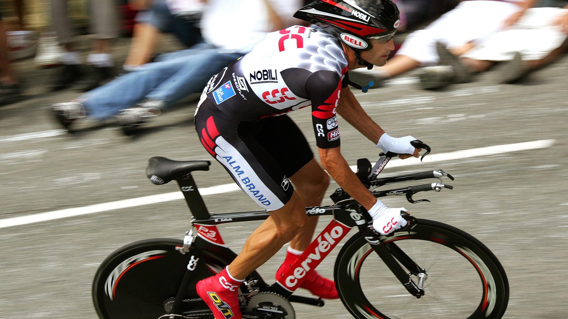 白菜价买巨星？巴萨3000万镑锁定英超神锋，降薪成最后一道坎，巴萨与球员达成降薪协议